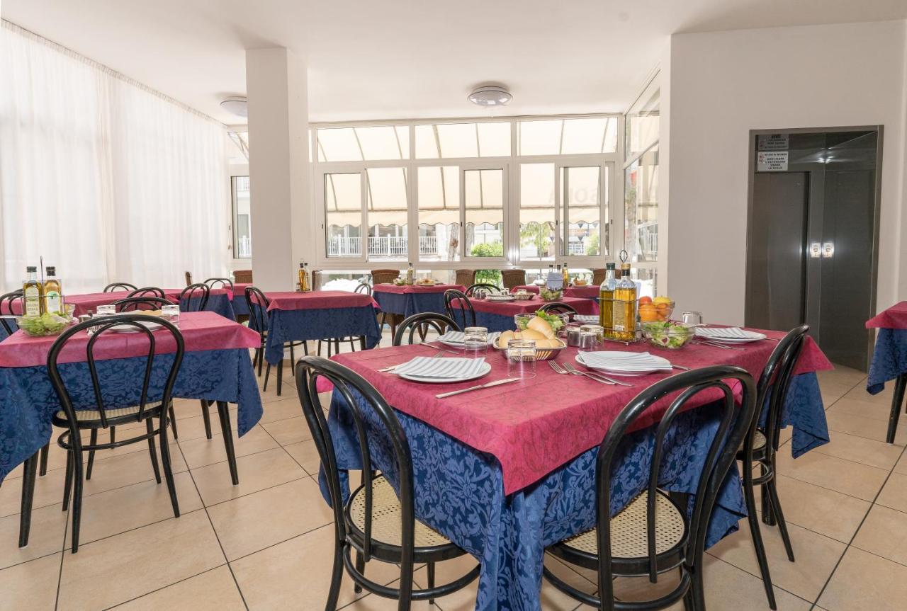 Hotel Villa Isola Rimini Exterior photo